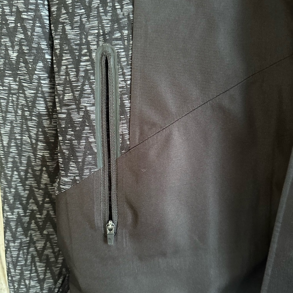 The North Face Women's Black Utility Jacket - Picture 2 of 4